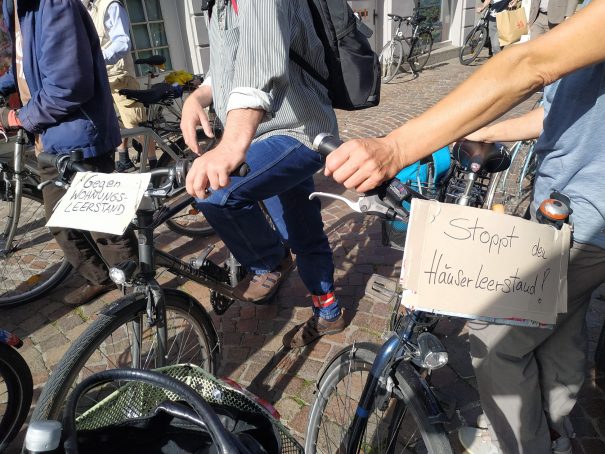 Fahrraddemo gegen Wohnraumleerstand